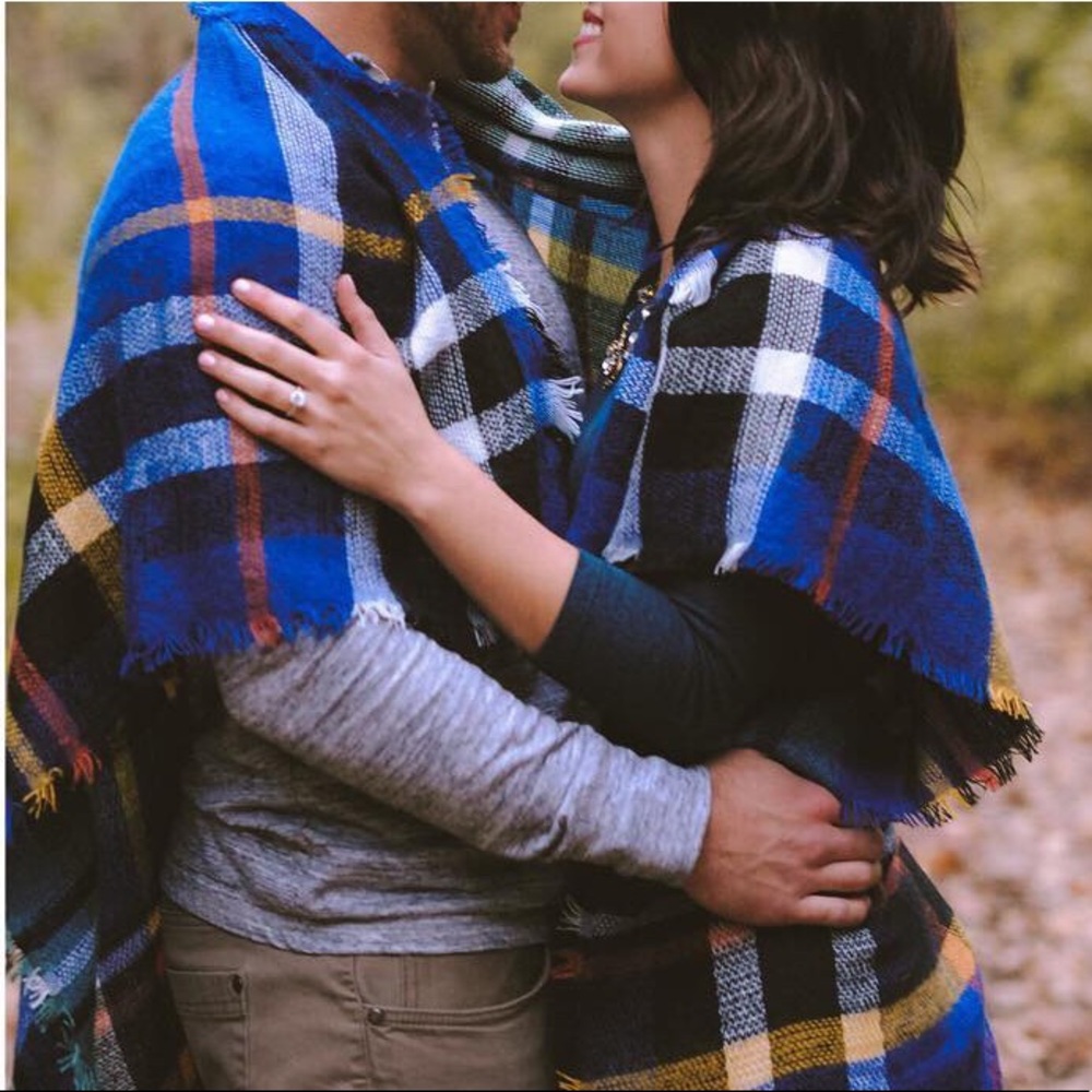 *DONATING SOON* Blanket Scarf Wrap - Picture 3 of 4